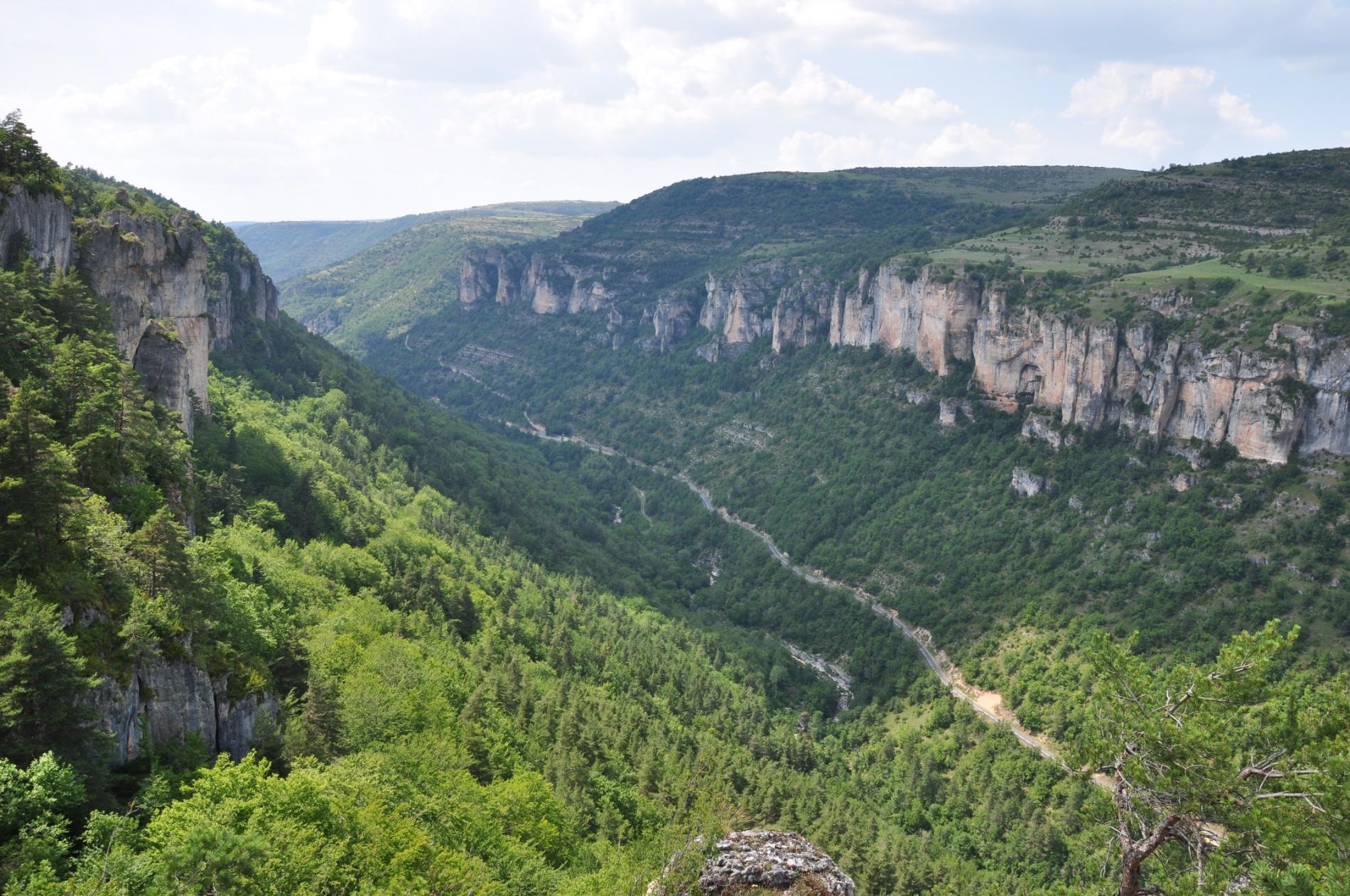 Le circuit parfait (et &eacute;conomique) depuis Millau : deux gorges, une grotte incontournable, et un chaos rocheux